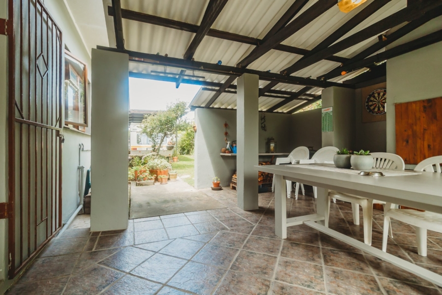 4 Bedroom Property for Sale in Denver Park Western Cape